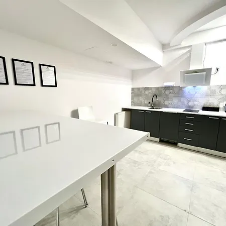Royal Zamenhoffa 1/3 Aparthotel Lodž